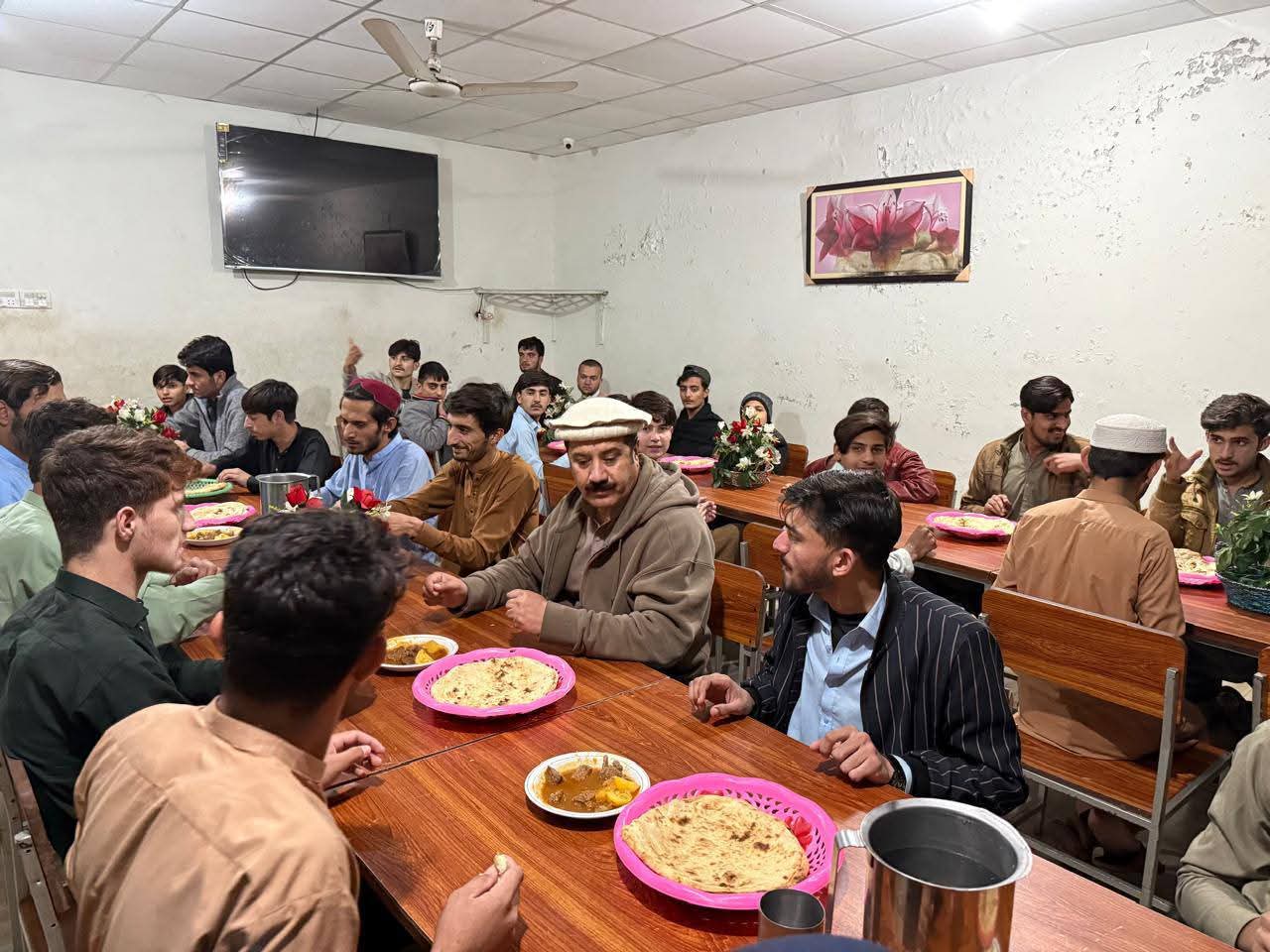 Director Social Welfare Rafiq Khan Mohmand visit Special Edu. Complex, Hayatabad.jpeg
